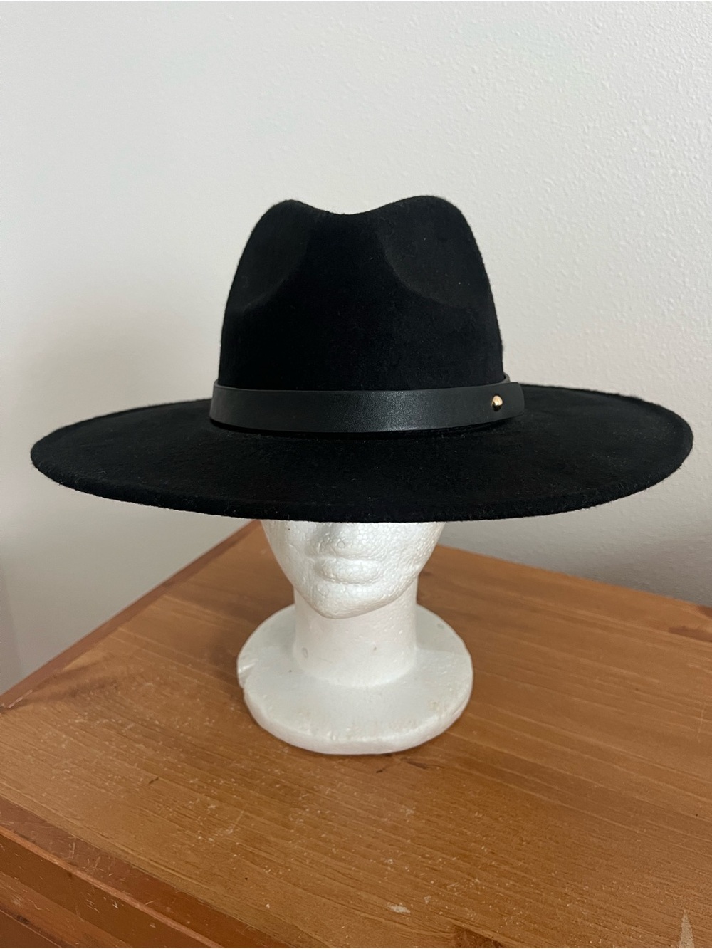 Women’s Black Wide-Brim Fedora Hat with Leather Band
